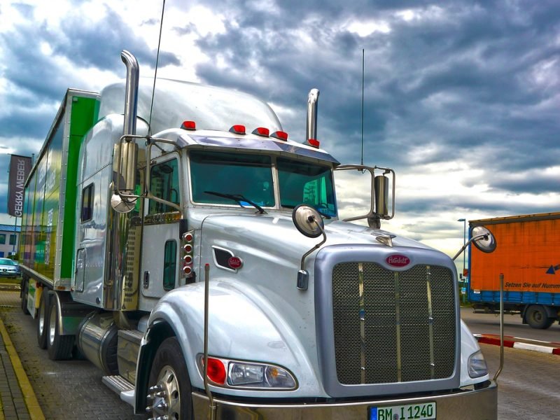 truck-460432_1280